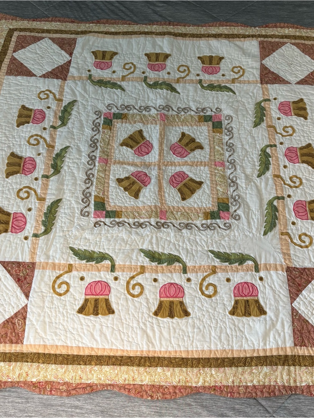 Vtg Appliqué Patchwork Quilt-Floral Tulip Basket Motif By French Tassel 50x50”